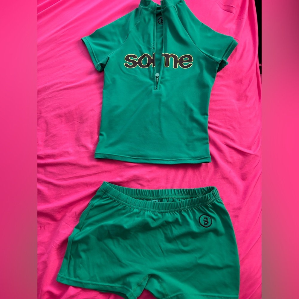 Body by raven short set